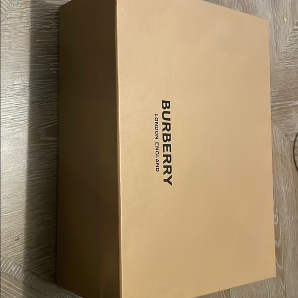 Bought these a half size too big by accident - Picture 4 of 7